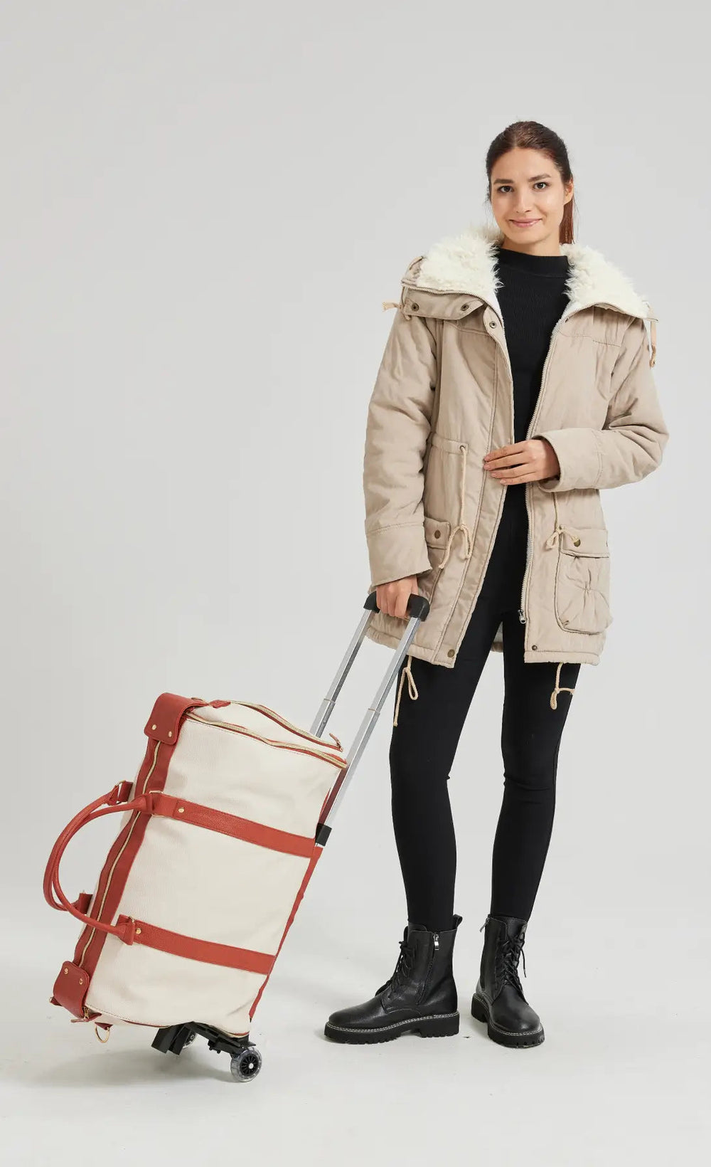 Woman traveling with Luhxe bag